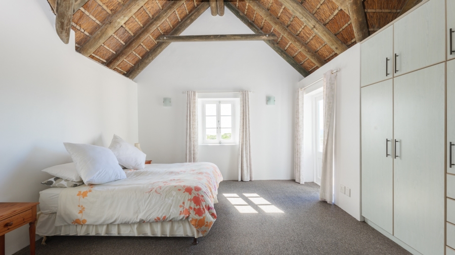 5 Bedroom Property for Sale in Struisbaai Western Cape
